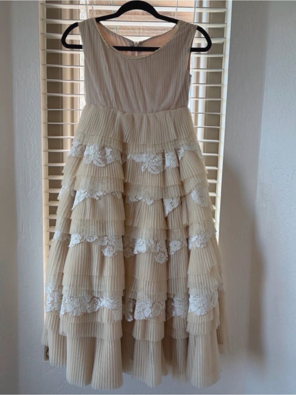 Spain Ivory Lace Tiered Tulle Dress Sz M 7/8